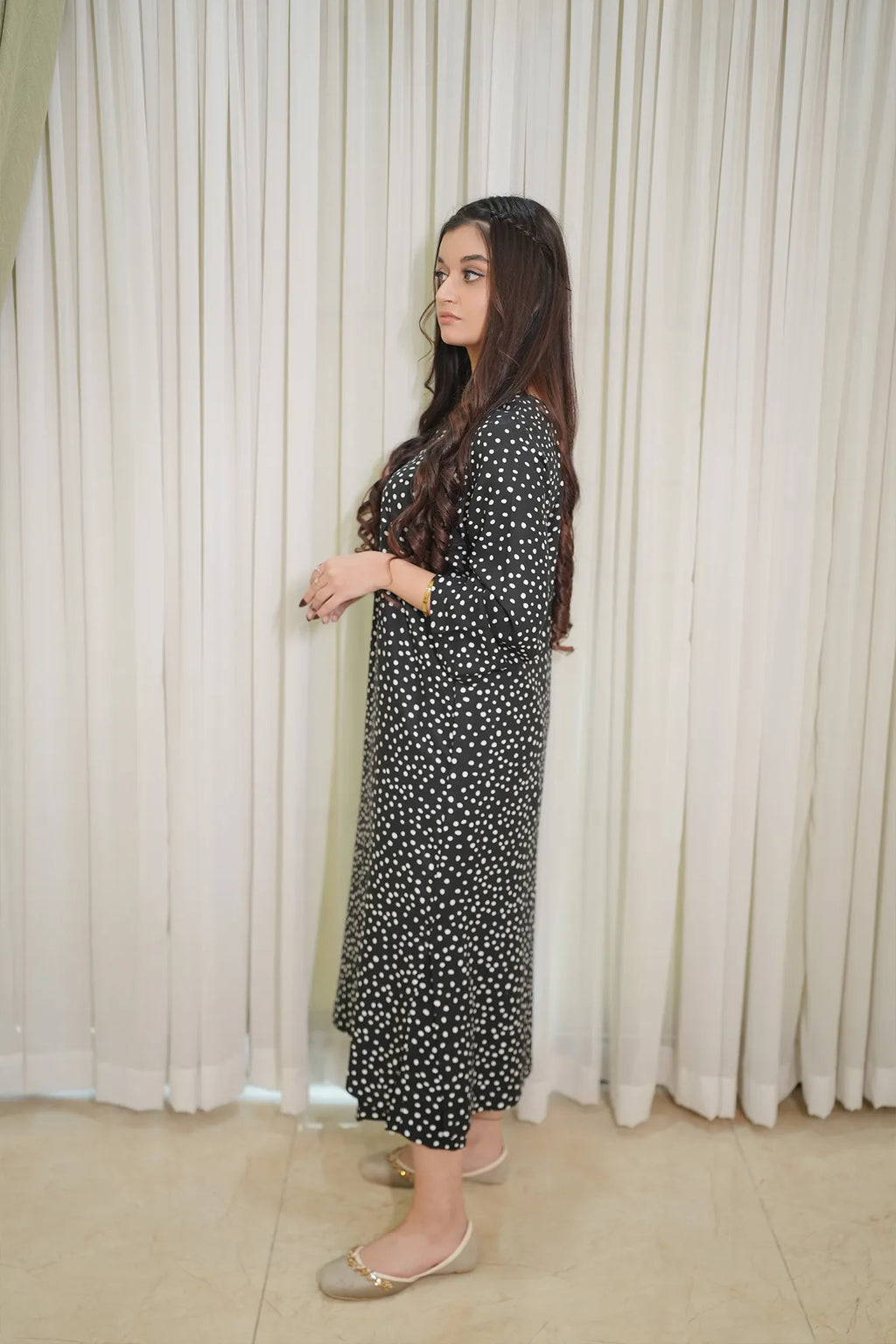 Midnight Petal – 2PC Linen Stitched Suit